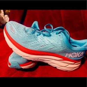 Hoka One One Clifton 8, woman’s size 8